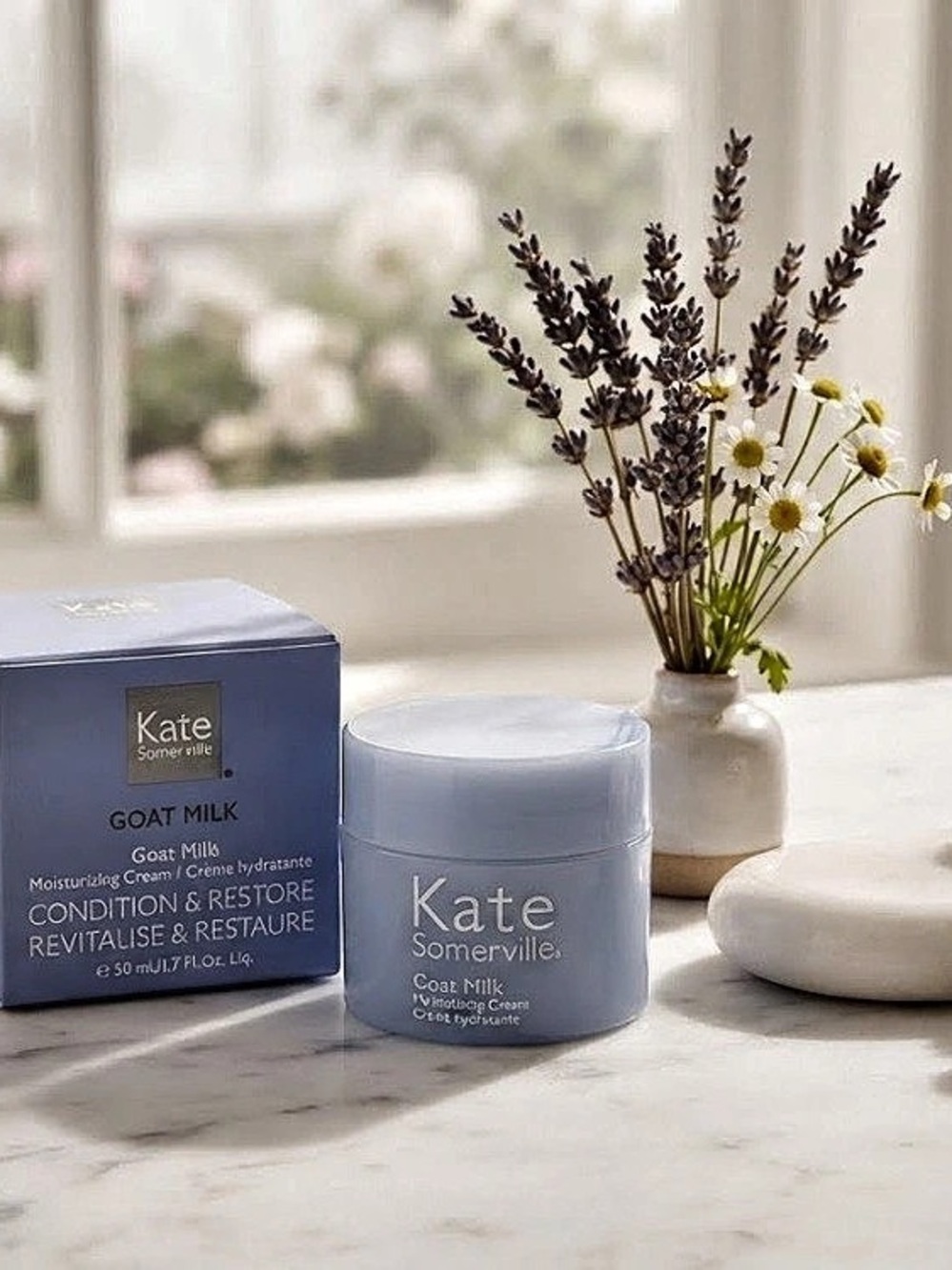 Kate Somerville Goat Milk Moisturizing Cream
1.7 oz